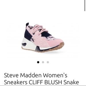 Steve Madden Blush Cliff Sneaker